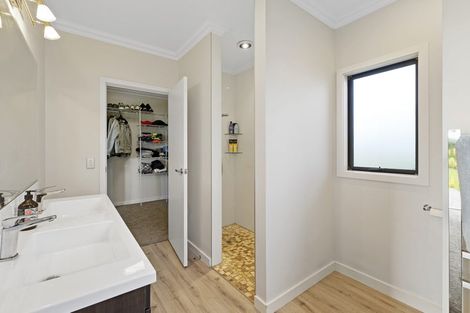 Photo of property in 39 Matarikoriko Road, Brixton, Waitara, 4382