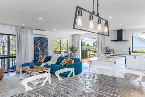 Photo of property in 60 Gatman Street, Birkdale, Auckland, 0626