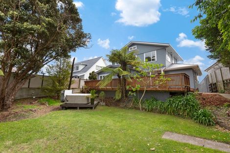 Photo of property in 70 Kahu Road, Paremata, Porirua, 5024