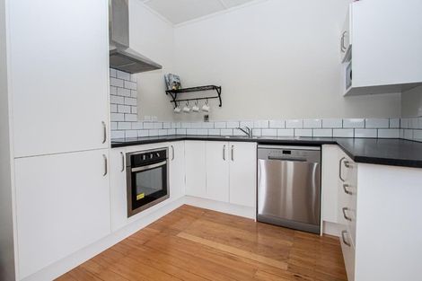 Photo of property in 17 Sillary Street, Hamilton East, Hamilton, 3216