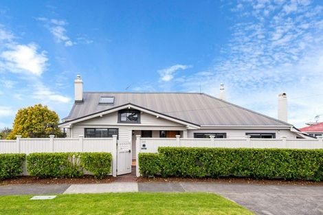 Photo of property in 1/1 Paparoa Road, Cockle Bay, Auckland, 2014