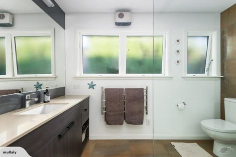 Photo of property in 41 Te Awakura Terrace, Mount Pleasant, Christchurch, 8081