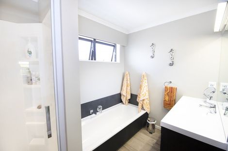 Photo of property in 44 Park Road, Greenmeadows, Napier, 4112