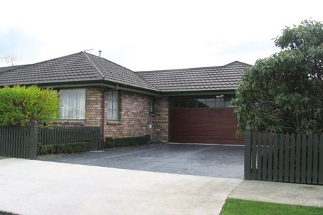 Photo of property in 1a Droylsden Place, Palmerston North, 4410
