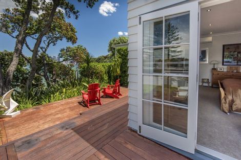 Photo of property in 13 Stanley Point Road, Stanley Point, Auckland, 0624