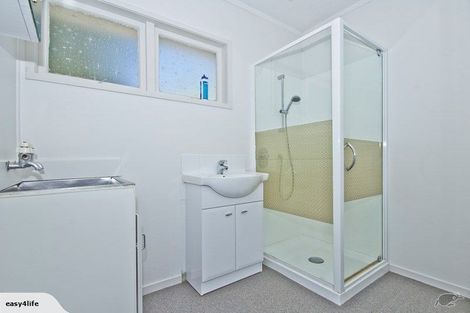 Photo of property in 21a View Road, Henderson, Auckland, 0612