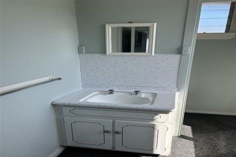 Photo of property in 10 Wallis Street, Raglan, 3225