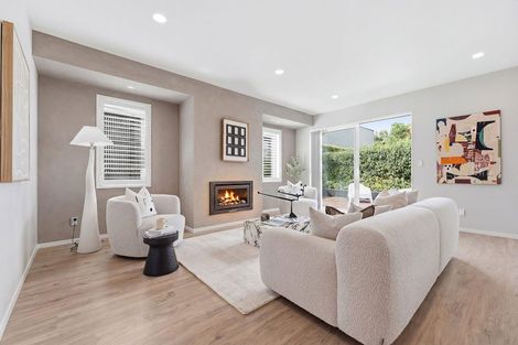 Photo of property in 17a Lake Pupuke Drive, Takapuna, Auckland, 0622