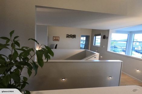 Photo of property in 15 Miami Place, One Tree Point, 0118