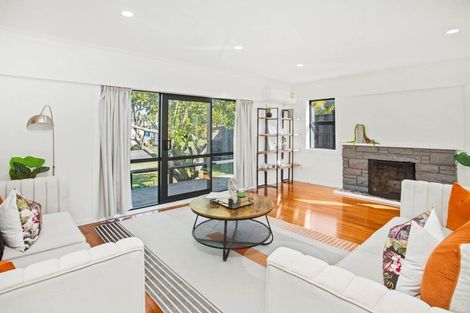 Photo of property in 5 Boys Place, Pakuranga Heights, Auckland, 2010