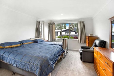 Photo of property in 15 Serenity Crescent, Kelvin Grove, Palmerston North, 4414