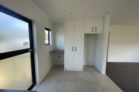 Photo of property in 35 Tarata Crescent, Mangere Bridge, Auckland, 2022