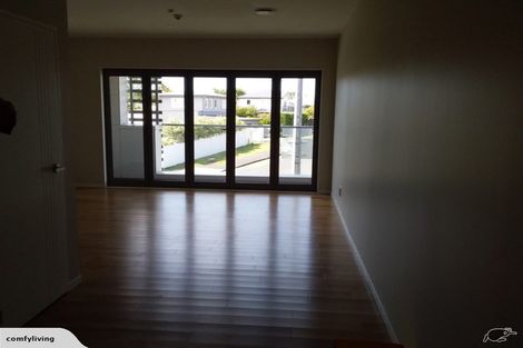 Photo of property in 6/69 Lake Road, Devonport, Auckland, 0624
