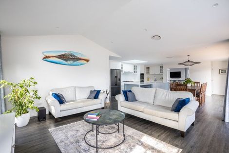 Photo of property in 7 Tupare Place, Highlands Park, New Plymouth, 4312