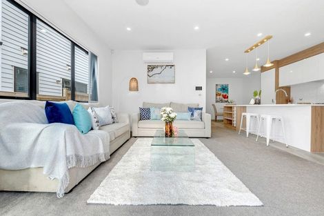 Photo of property in 28 Bushfield Drive, Flat Bush, Auckland, 2019