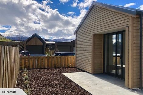 Photo of property in 14 Longlands Street, Lake Hayes Estate, Queenstown, 9304