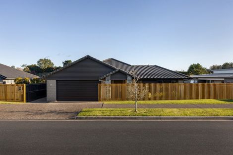 Photo of property in 60 Puhirake Crescent, Pyes Pa, Tauranga, 3112