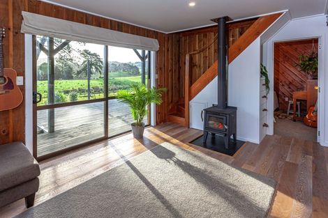 Photo of property in 64 Lees Road, Hahei, Whitianga, 3591