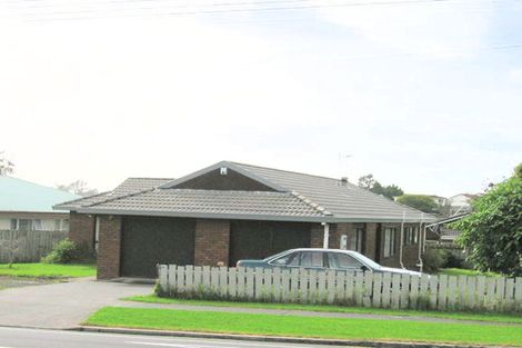 Photo of property in 90 Red Beach Road, Red Beach, 0932