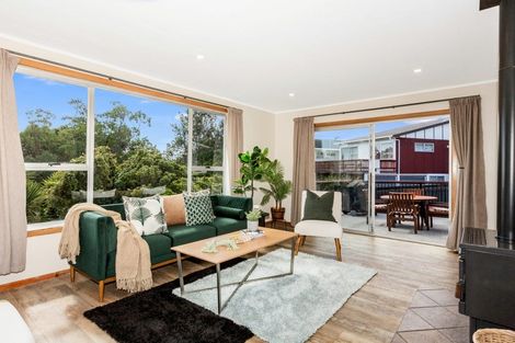 Photo of property in 2 Ash Grove, Ranui, Porirua, 5024