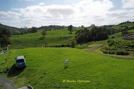 Photo of property in 12 Arahanga Road, Paparoa, 0571