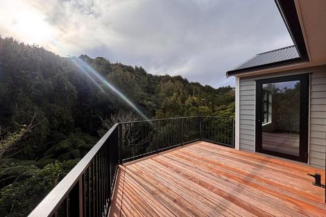 Photo of property in 15 Holly Grove, Maungaraki, Lower Hutt, 5010