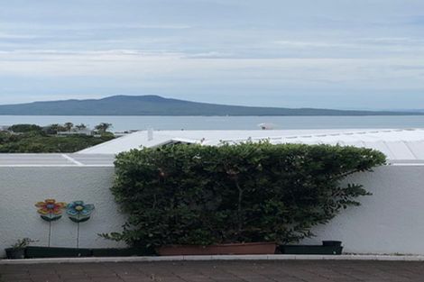 Photo of property in 2/173 East Coast Road, Castor Bay, Auckland, 0620