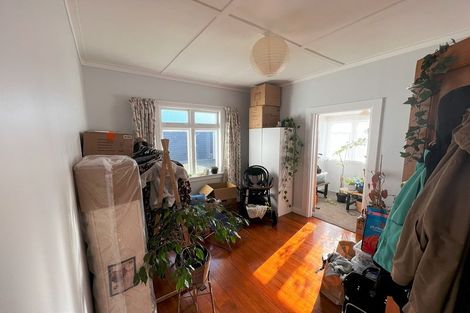 Photo of property in 49 Weraroa Road, Levin, 5510