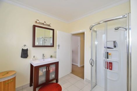 Photo of property in 12 Totara Road, Leigh, 0985
