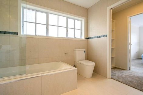 Photo of property in 1/77 Shakespeare Road, Milford, Auckland, 0620