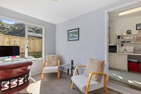 Photo of property in 3a Kaitawa Road, York Bay, Lower Hutt, 5013