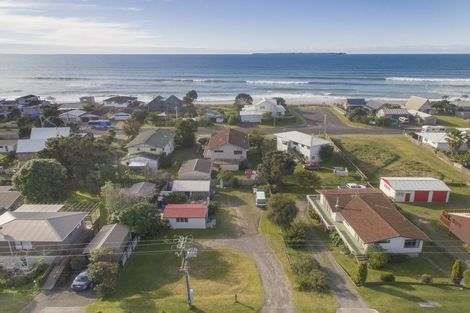 Photo of property in 1127 Papamoa Beach Road, Papamoa Beach, Papamoa, 3118