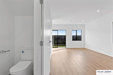 Photo of property in 49 Whare Kauri Road, Papakura, 2110
