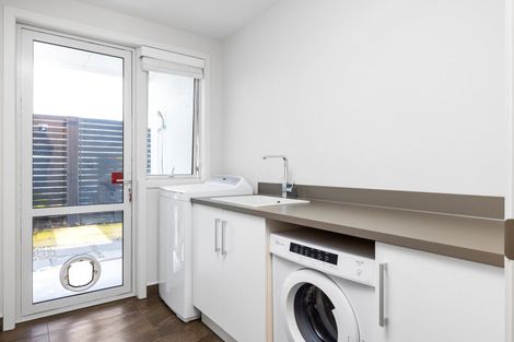 Photo of property in 60 Karewa Parade, Papamoa Beach, Papamoa, 3118