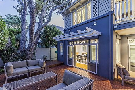 Photo of property in 270 Hurstmere Road, Takapuna, Auckland, 0622