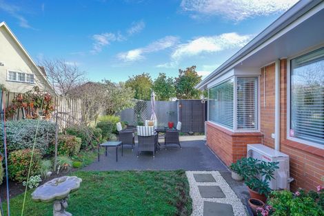 Photo of property in 2/17 Molesworth Place, Somerfield, Christchurch, 8024