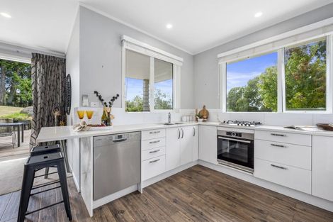 Photo of property in 949 State Highway 16, Waimauku, 0812