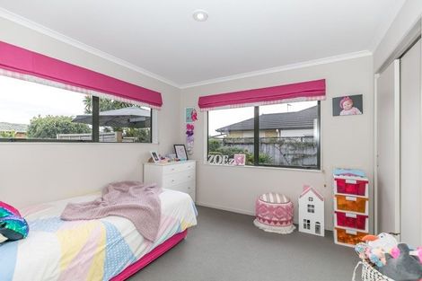 Photo of property in 30 Waiwherowhero Drive, St Andrews, Hamilton, 3200