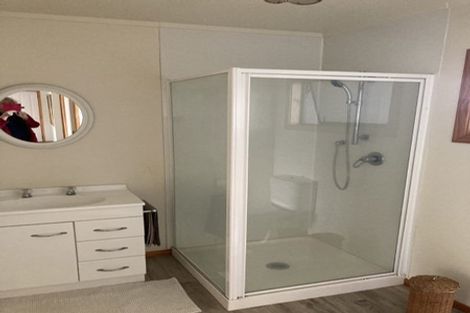 Photo of property in 166 Torkar Road, Clarks Beach, 2122