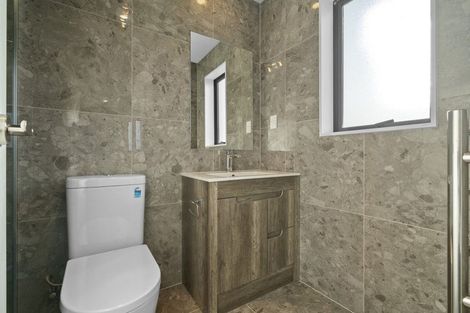 Photo of property in 62a Crestview Rise, Papakura, 2110