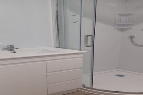 Photo of property in 2/28 Lilburn Crescent, Massey, Auckland, 0614