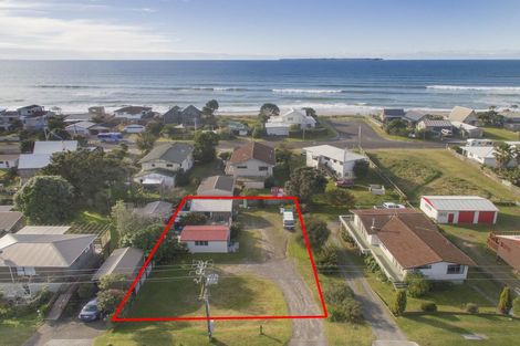 Photo of property in 1127 Papamoa Beach Road, Papamoa Beach, Papamoa, 3118