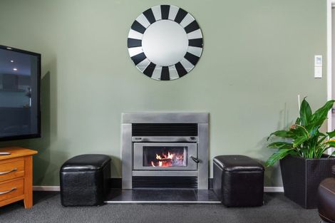 Photo of property in 7d Kitewaho Road, Swanson, Auckland, 0816