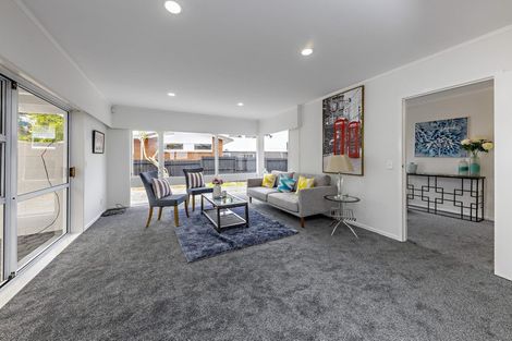 Photo of property in 41 Lawrence Crescent, Hillpark, Auckland, 2102