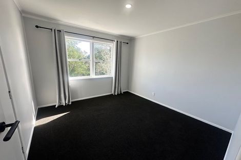 Photo of property in 28 Bert Wilson Place, Cockle Bay, Auckland, 2014