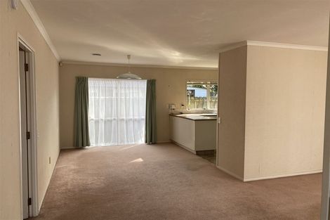 Photo of property in 2/36 West Fairway, Golflands, Auckland, 2013