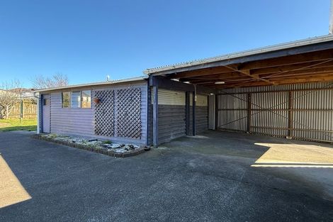 Photo of property in 61 Larnoch Road, Henderson, Auckland, 0610
