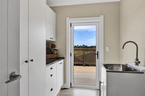 Photo of property in 22 Maple Crescent, Whalers Gate, New Plymouth, 4310