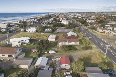 Photo of property in 1127 Papamoa Beach Road, Papamoa Beach, Papamoa, 3118