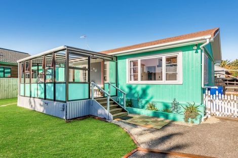 Photo of property in 72 Ocean Road, Paraparaumu Beach, Paraparaumu, 5032